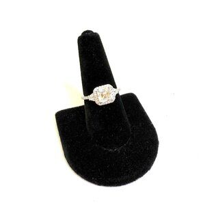 😍"Put a Ring On IT Event" CZ Halo Ring